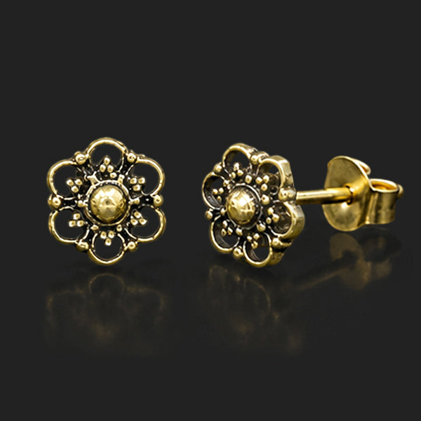 MIA Flower Stud Earrings in Gold | 18 gauge