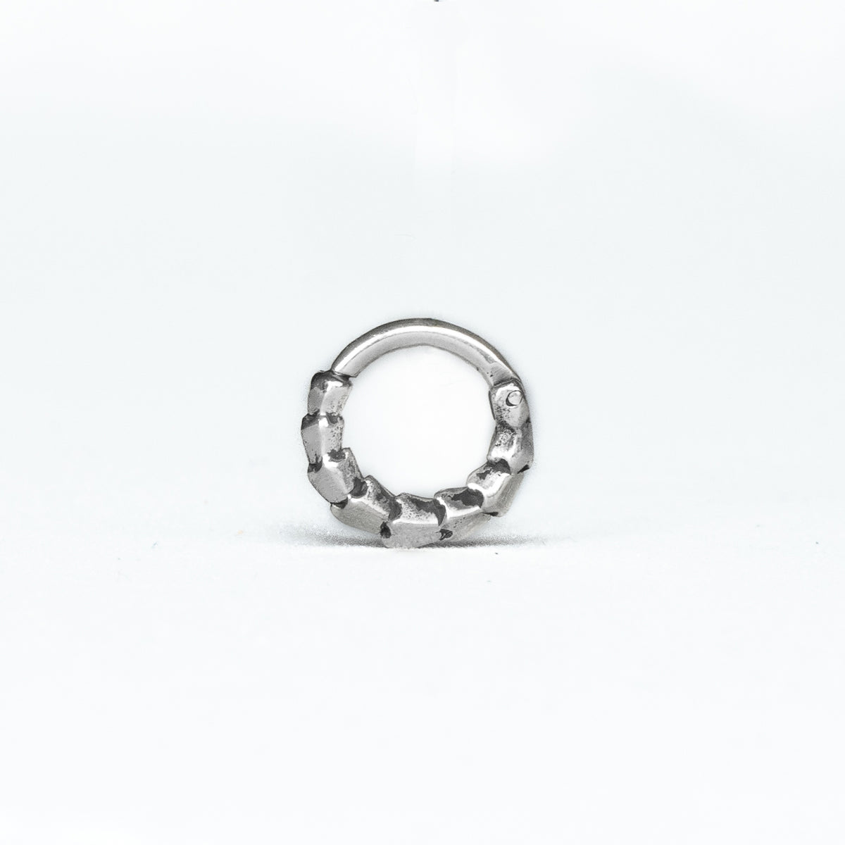 AARO Cyborg Clicker Hoop Septum Nose Ring in Silver