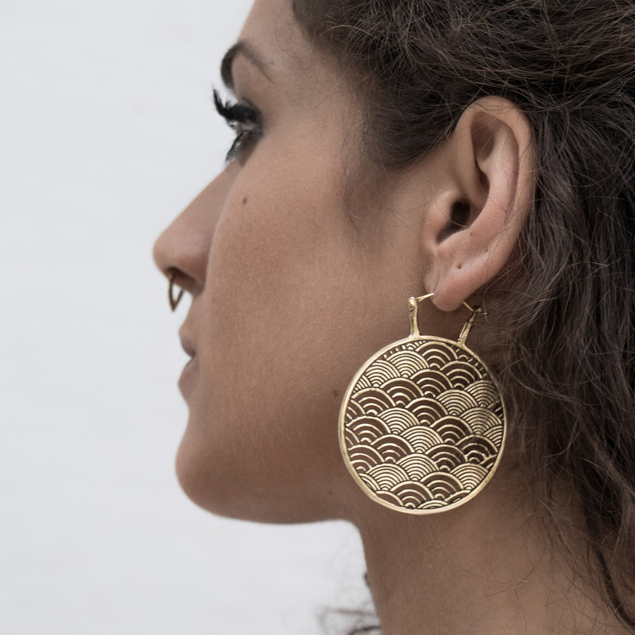 SEIGAIHA Oversized Japanese Geometry Disc Earrings in Gold | 16 gauge
