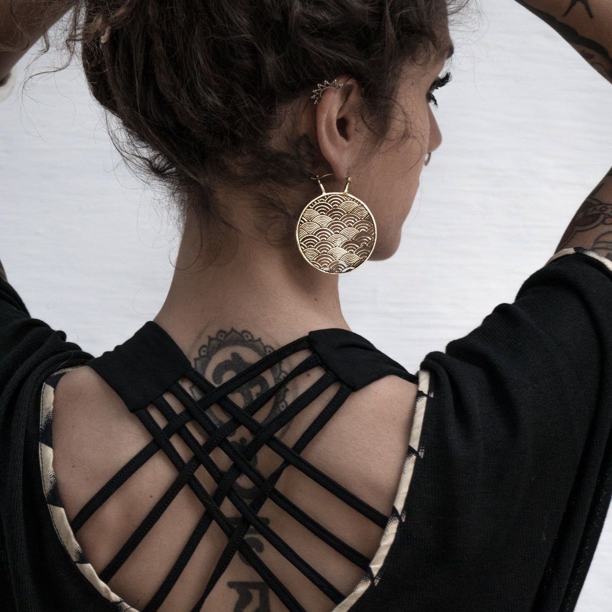 SEIGAIHA Boucles d'Oreilles Disque Géométrie Japonaises surdimensionnées en laiton blanc | calibre 16