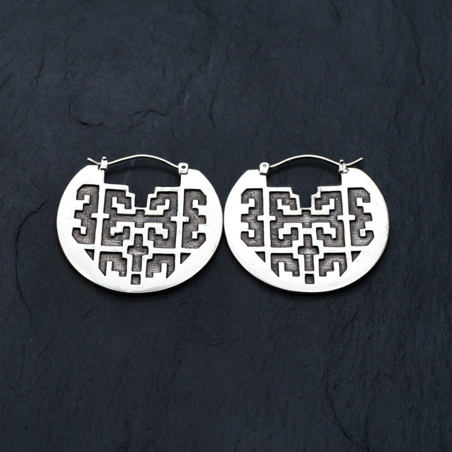 CONIBOS Tribal Shipibo Hoop Disc Earrings in Silver | 16 gauge