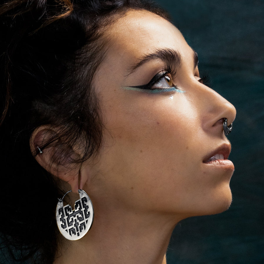 ELISIUM Cyborg Clicker Hoop Septum in Silver & Red Garnet | 18 gauge