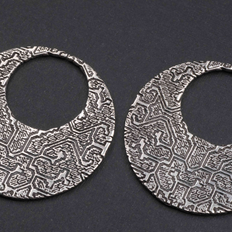 OLIVIA Tribal Shipibo Seamless Disc Hoop Earrings in Silver | 12 gauge
