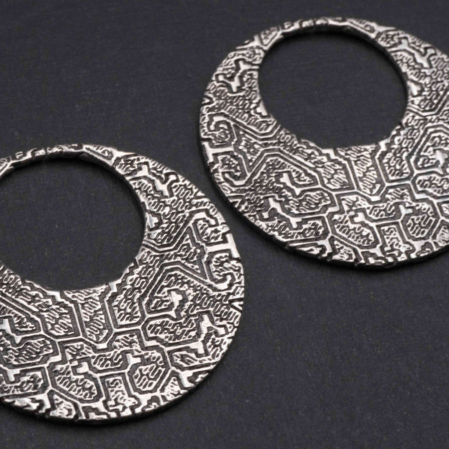 OLIVIA Boucles d'oreilles créoles à disque sans couture Tribal Shipibo en argent | calibre 12