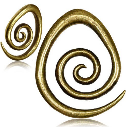 Product Description: The Brass Spiral heavy ear weight Spirale d'oreille en laiton 8mm by Kaya Movement is a stunning pair of earrings featuring a smoothly curved design that coils elegantly from the outside to the center. Each piece is meticulously crafted from nickel-free brass in tribal style, with a shiny metal surface that reflects light to highlight their intricate loops. This set includes a prominent larger earring complemented by a smaller one, weighing 42 grams in total.