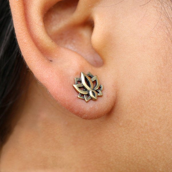 ALLY Lotus Flower Stud Earrings in Gold | 18 gauge