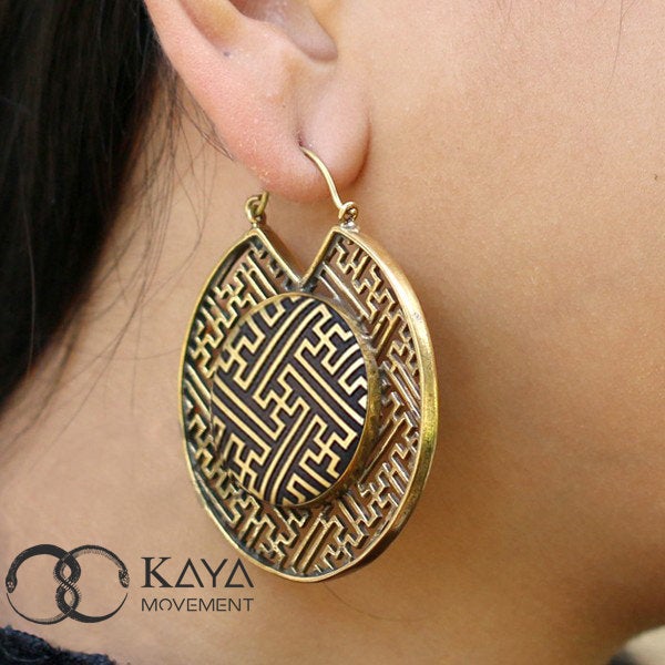 ATA Geometric Sayagata Disc Earrings in Gold | 18 gauge