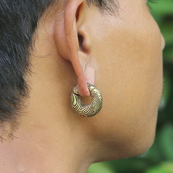 UMI Hoop Ear Weights in Gold with Clicker | 2 gauge