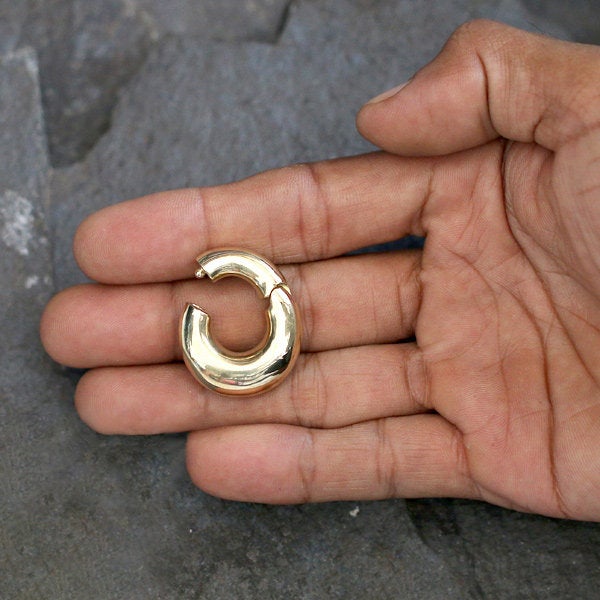 DAYA Minimalist Hoop Ear Weights in Gold with Clicker | 2 gauge